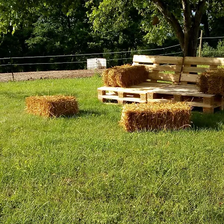 Domaine De La Velle Otel *